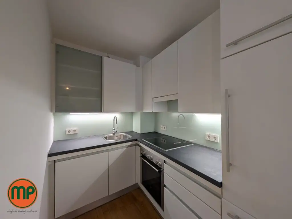 AB APRIL - Lichtdurchflutete 2 Zimmerwohnung