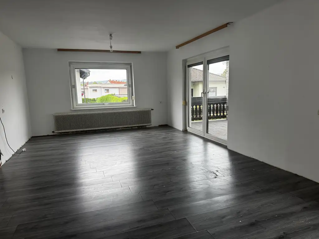 Charmanter Bungalow mit Keller, Garten und Nebenobjekten