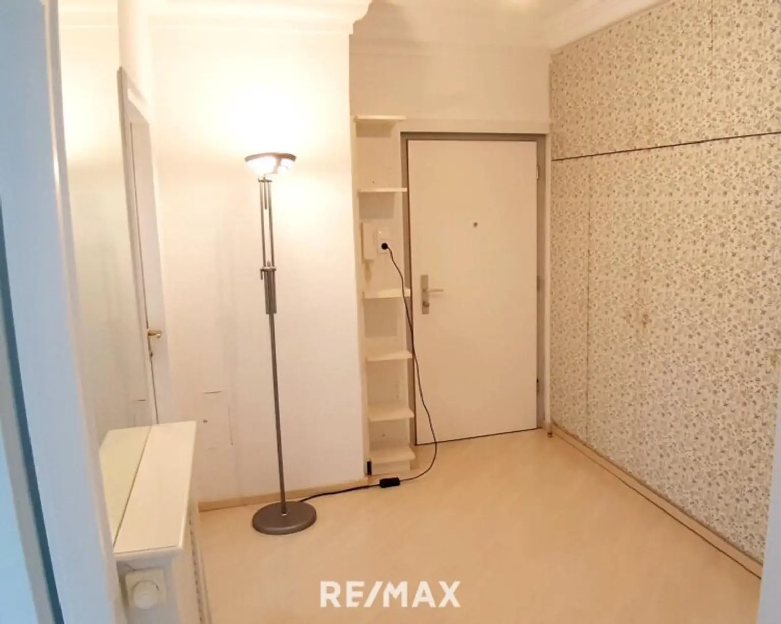 2. Etage,  Vorraum, Blick z 2. Eing.Türe