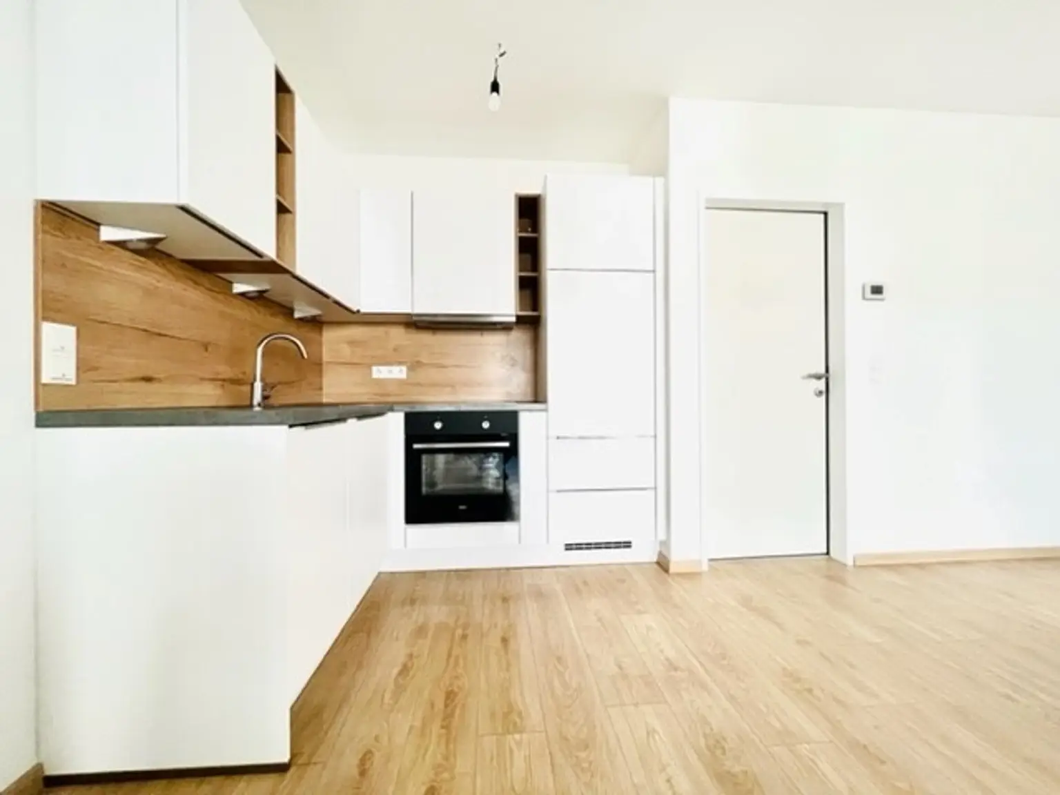 Bild5 | ++ GENIALER WOHNTRAUM ++ TOP ZWEI Zimmer mit LOGGIA | Prima Service Immobilien