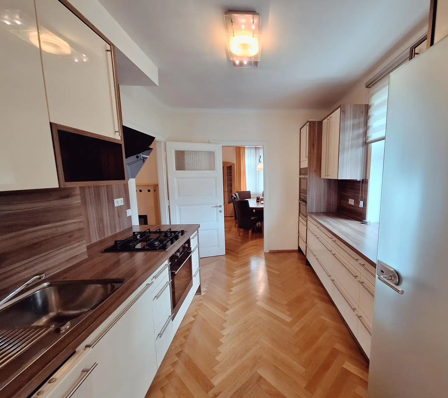 VILLA IN HAINFELD - WOHNEN UND ARBEITEN MÖGLICH