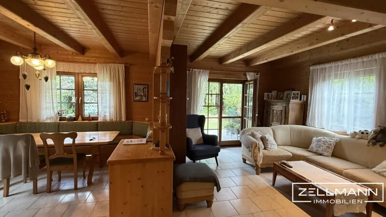 Wohnen in seiner schönsten Form: Chalet-Flair & Ruheoase im Grünen Hietzing | ZELLMANN IMMOBILIEN
