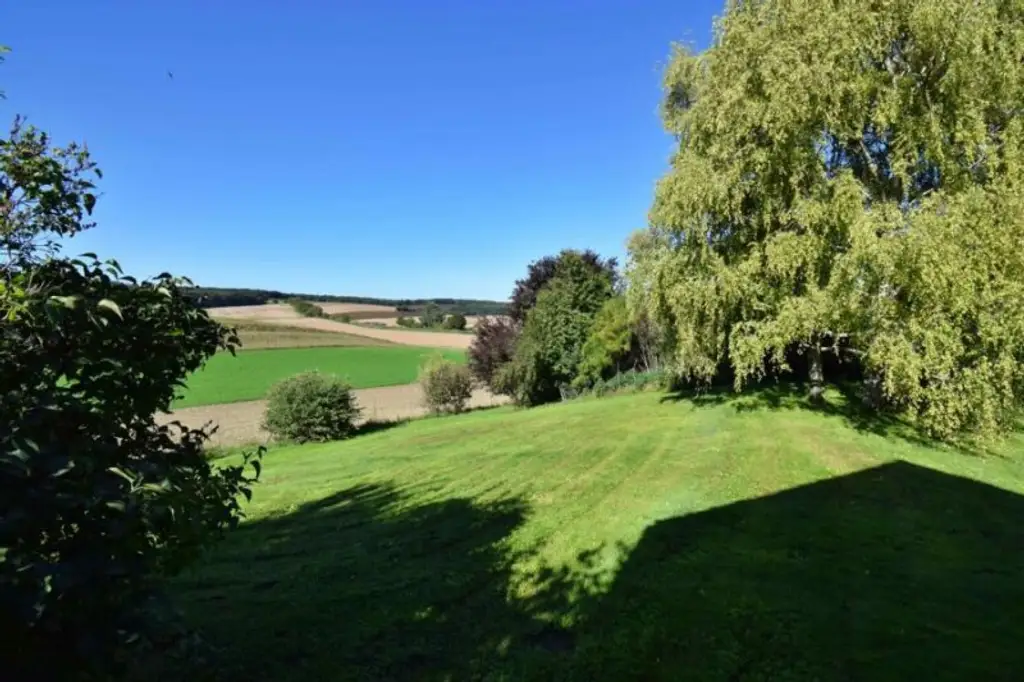 Exklusives Traum-Anwesen mit Naturteich und Gästehaus