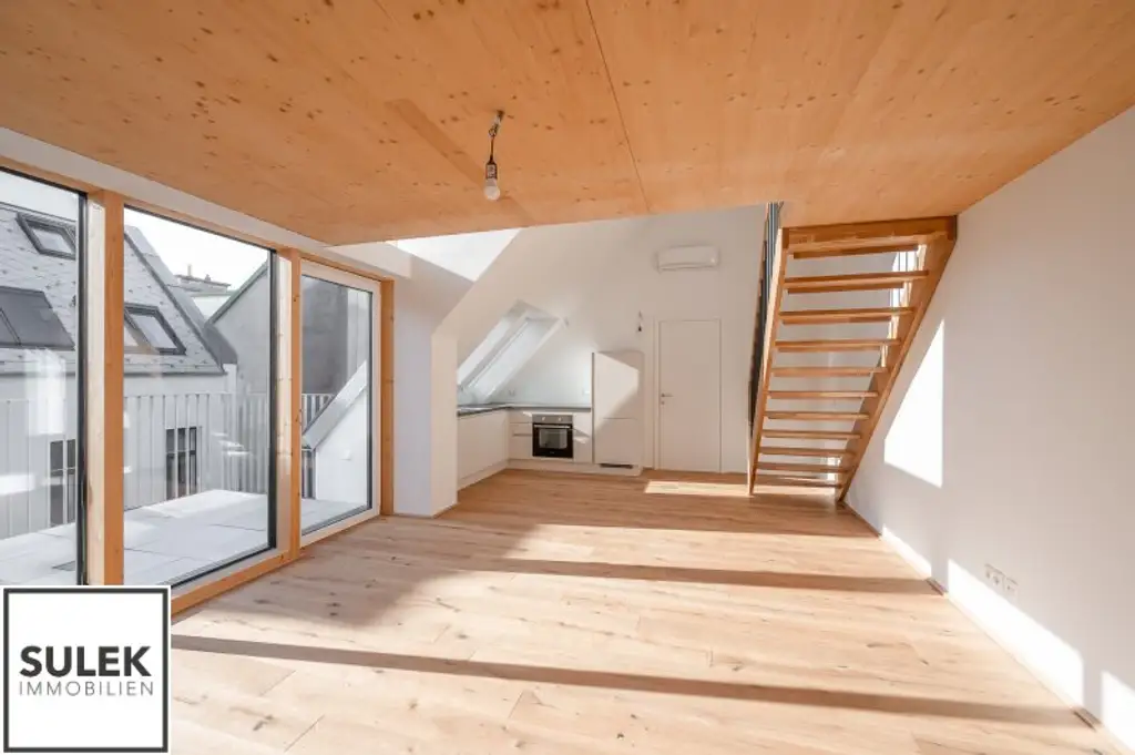 Erstbezug im Dachgeschoss mit offener Galerie-Ebene und tollen Lichtverhältnissen