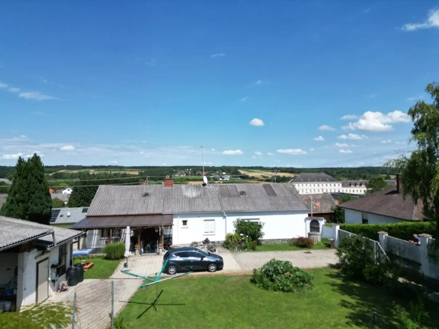 +Einzigartiges Mehrfamilienhaus und riesen Grundstück, direkt neben Oberpullendorf! +