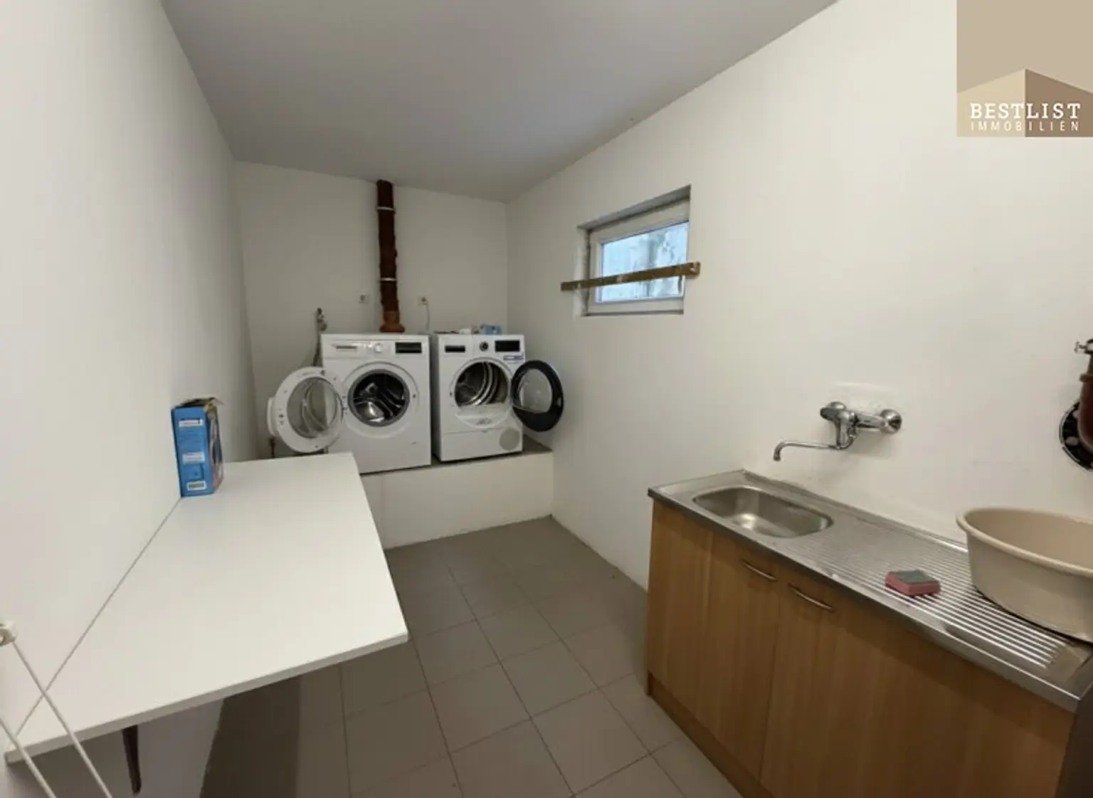 Moderne Eleganz trifft Naturidylle – energieeffizientes Einfamilienhaus mit großzügiger Terrasse in der Hinterbrühl