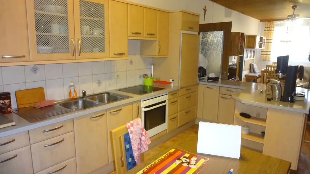 Großzügiges Einfamilienhaus mit großem Grundstück