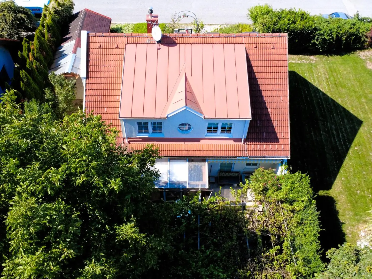 Einfamilienhaus mit Carport, schönem Garten am Badesee Neudörfl - Superädifikat