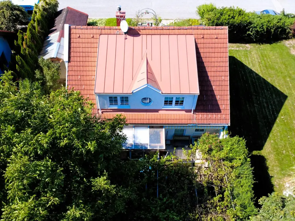 Einfamilienhaus mit Carport, schönem Garten am Badesee Neudörfl - Superädifikat