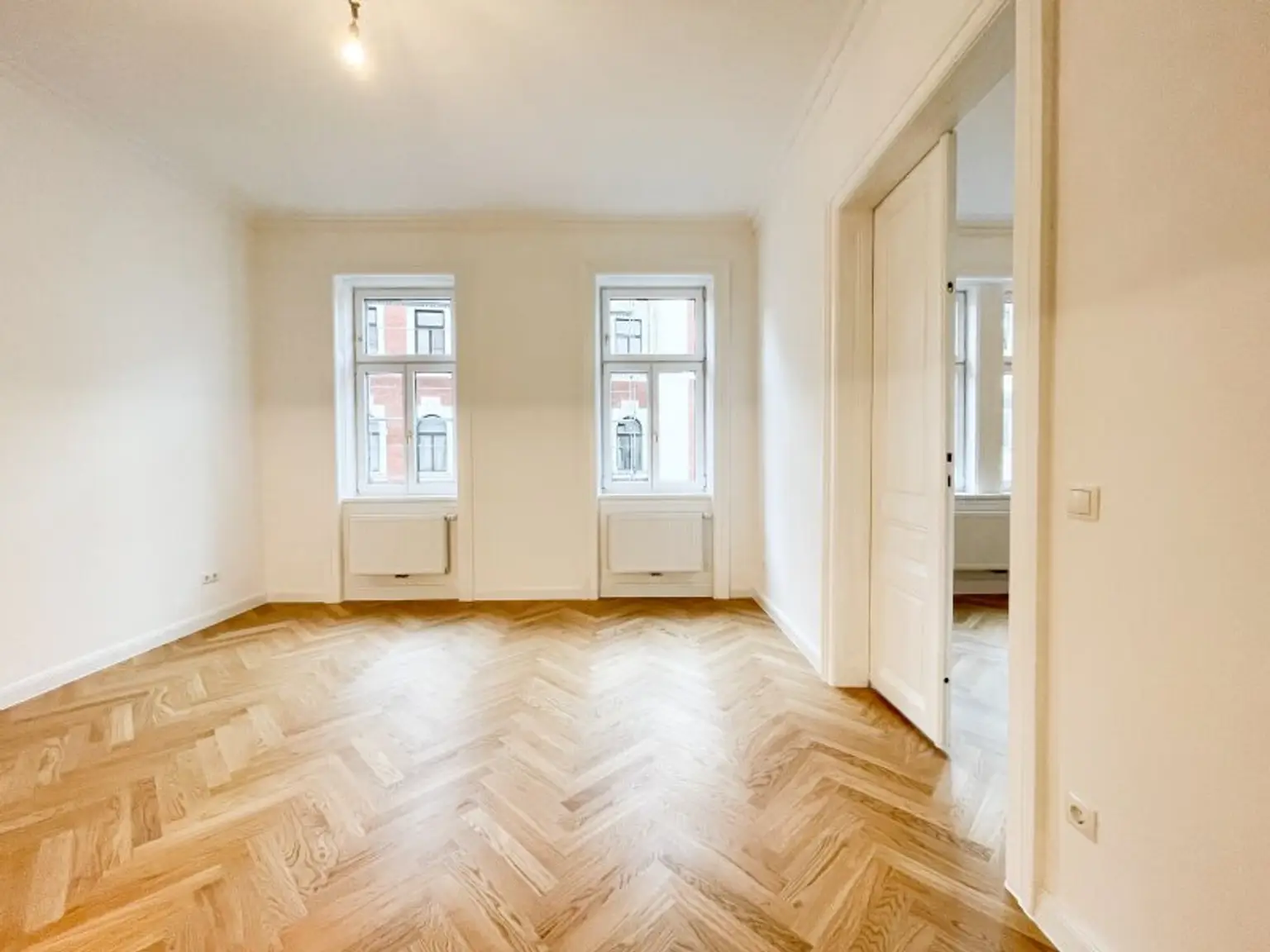 ALTBAU-TRAUM IN WÄHRING – 4 ZIMMER • LIFT & BALKON KOMMEN! • TOP LAGE HOFSTATTGASSE