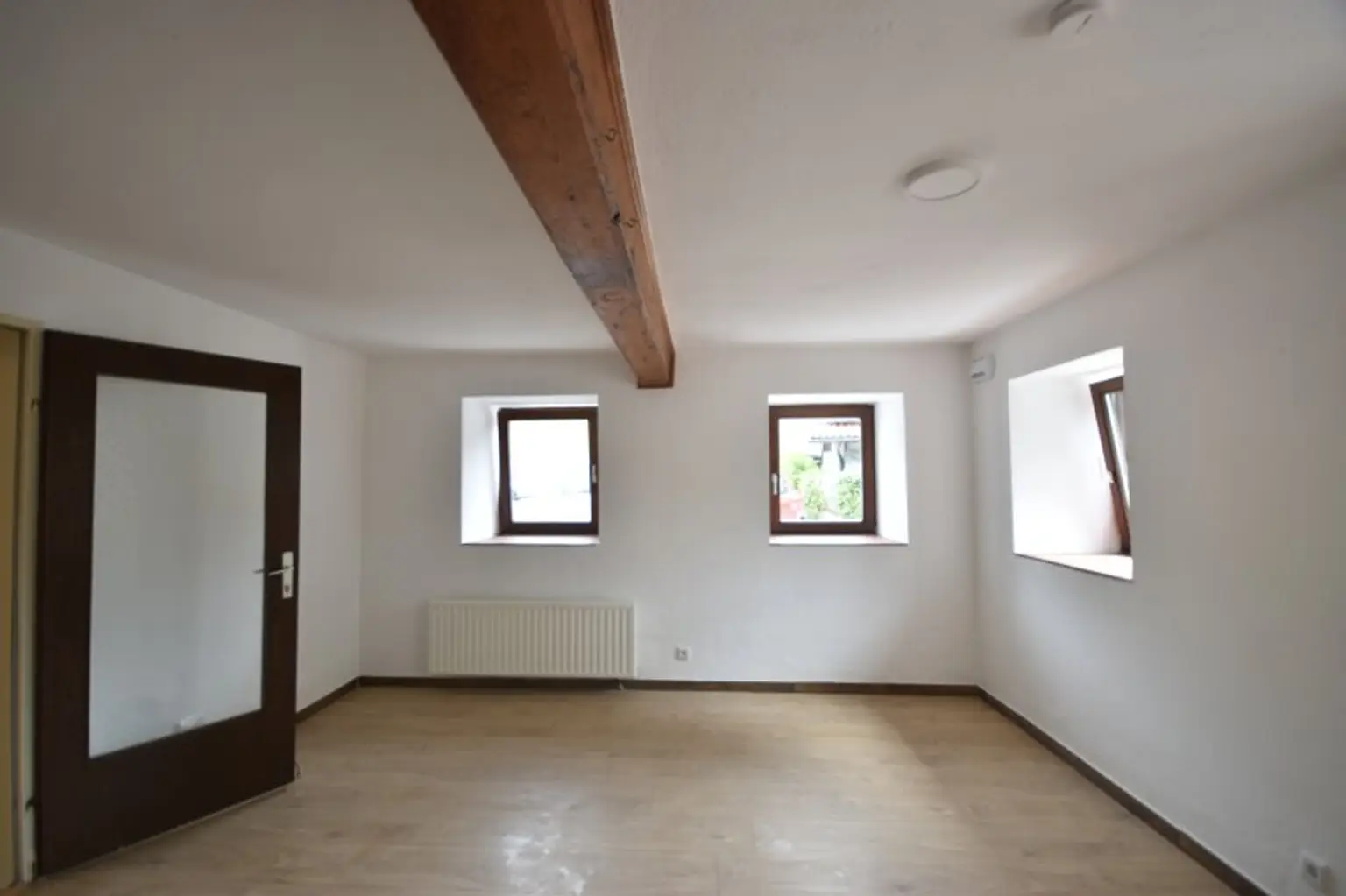 Wohnzimmer - Kleines 2 Zimmer Appartement mit PKW-Stellplatz Miete Grödig Salzburg