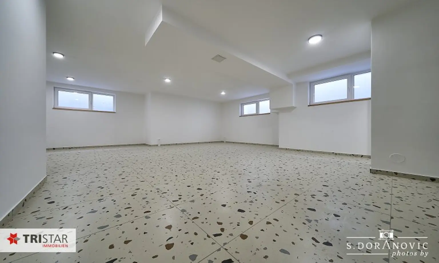 NEU! ++ Gießhübl/Maria Enzersdorf ++ Exklusives Haus mit Pool, Garten, Dachterrasse & 2 Carport-Stellplätzen ++ Vollunterkellert ++ inkl. Küche ++