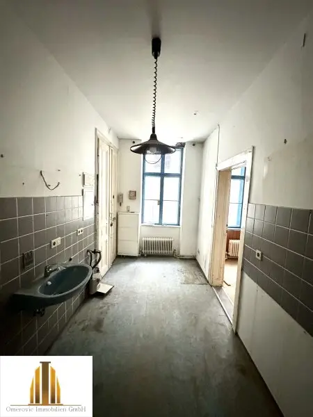 Top-Lage - 3. Liftstock! Renovierungsbedürftige Garconniere