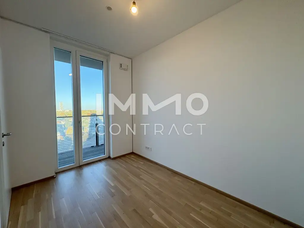 TOP-Ausblick: City mit Stephansdom, Donaukanal, Prater. Concierge, Party & BBQ Lounge, Pool usw.