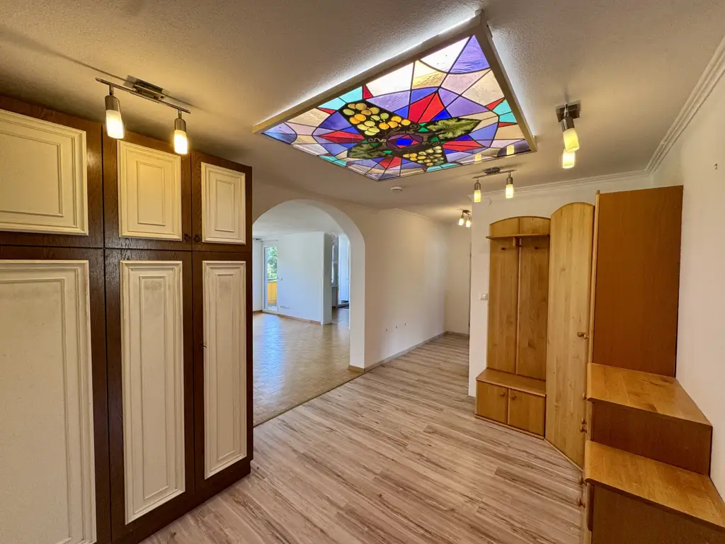 97 m² Dachgeschosswohnung mit Balkon & Tiefgarage