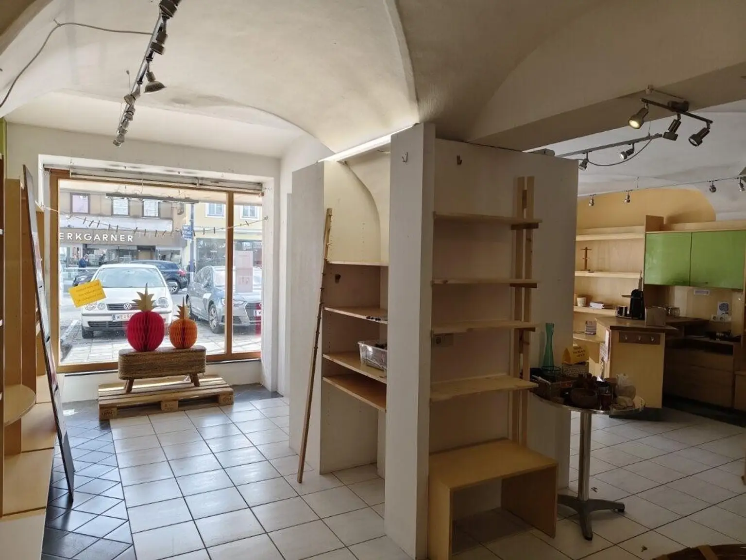 Geschäftsfläche Mitten am Kaiser-Josef-Platz - SOFORT VERFÜGBAR