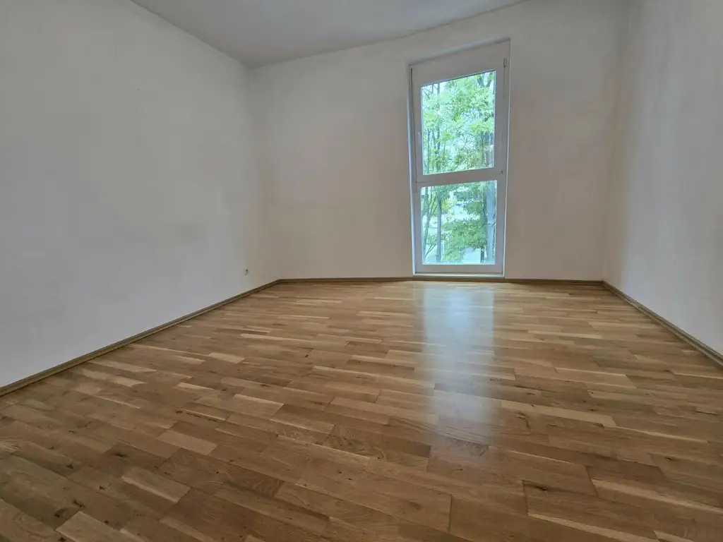Schöne sonnige Zweizimmerwohnung mit Balkon und zugeordnetem PKW-Stellplatz!