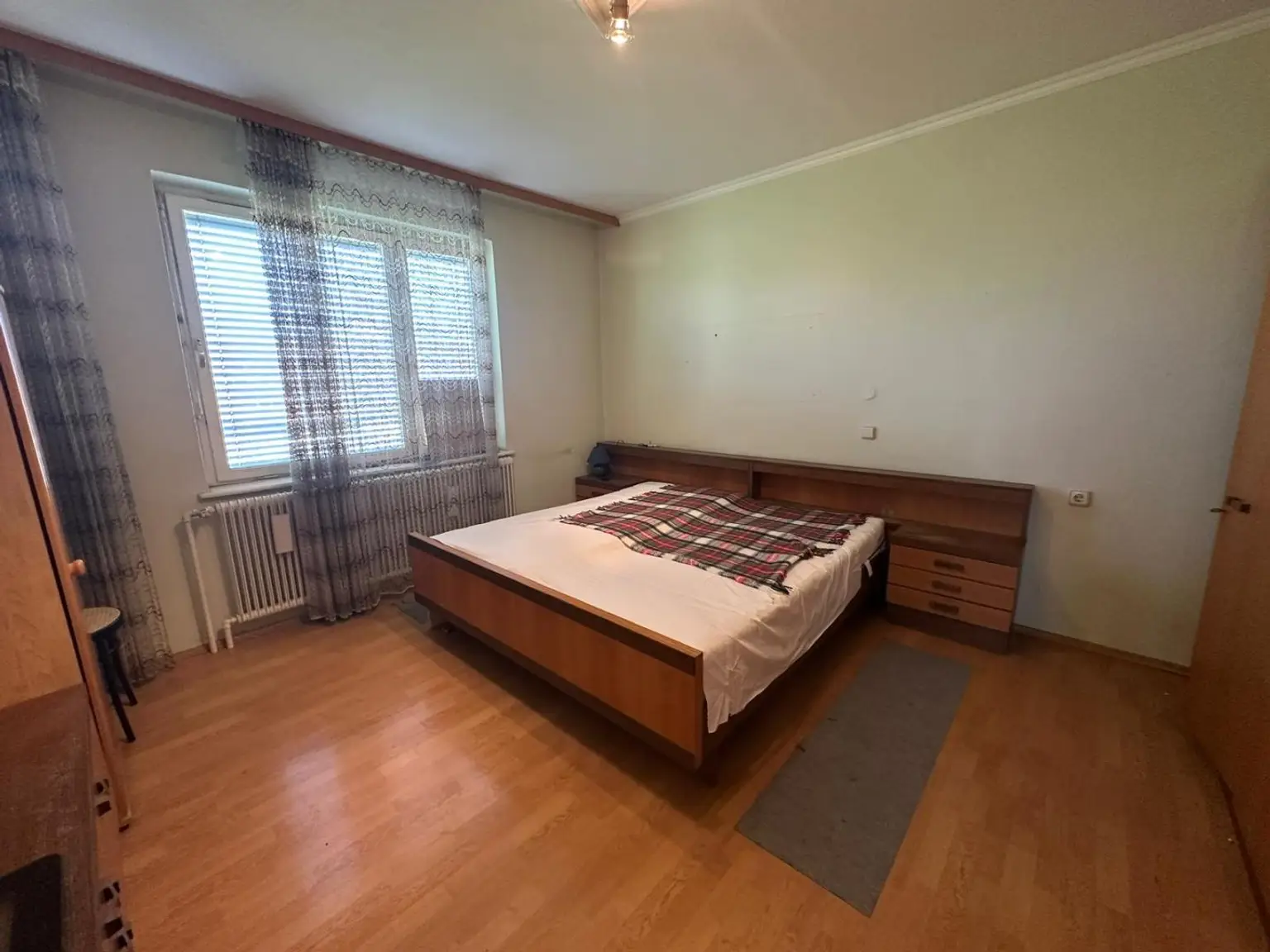 Einfamilienhaus mit Stall und Wirtschaftsgebäude i