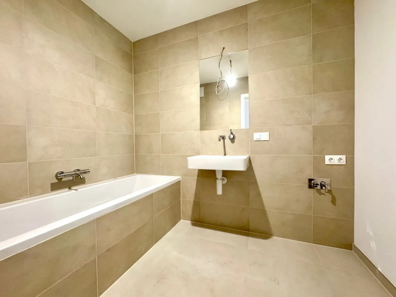 B | ++ NEU ++ Helle 2-ZIMMER mit SONNIGER LOGGIA | Prima Service Immobilien