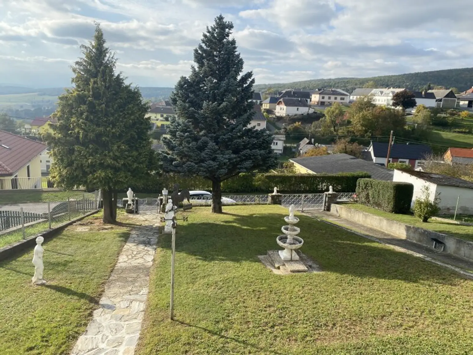 Gepflegtes Miethaus in ruhiger Aussichtslage
