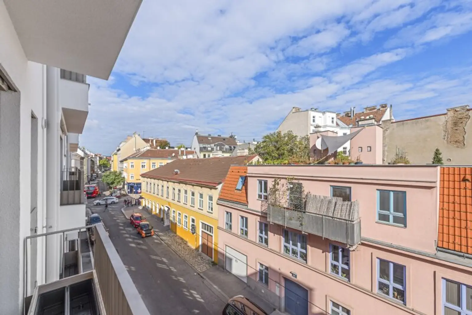 TRAUMHAFTE 3-ZIMMER-WOHNUNG MIT SÜD/WEST BALKON