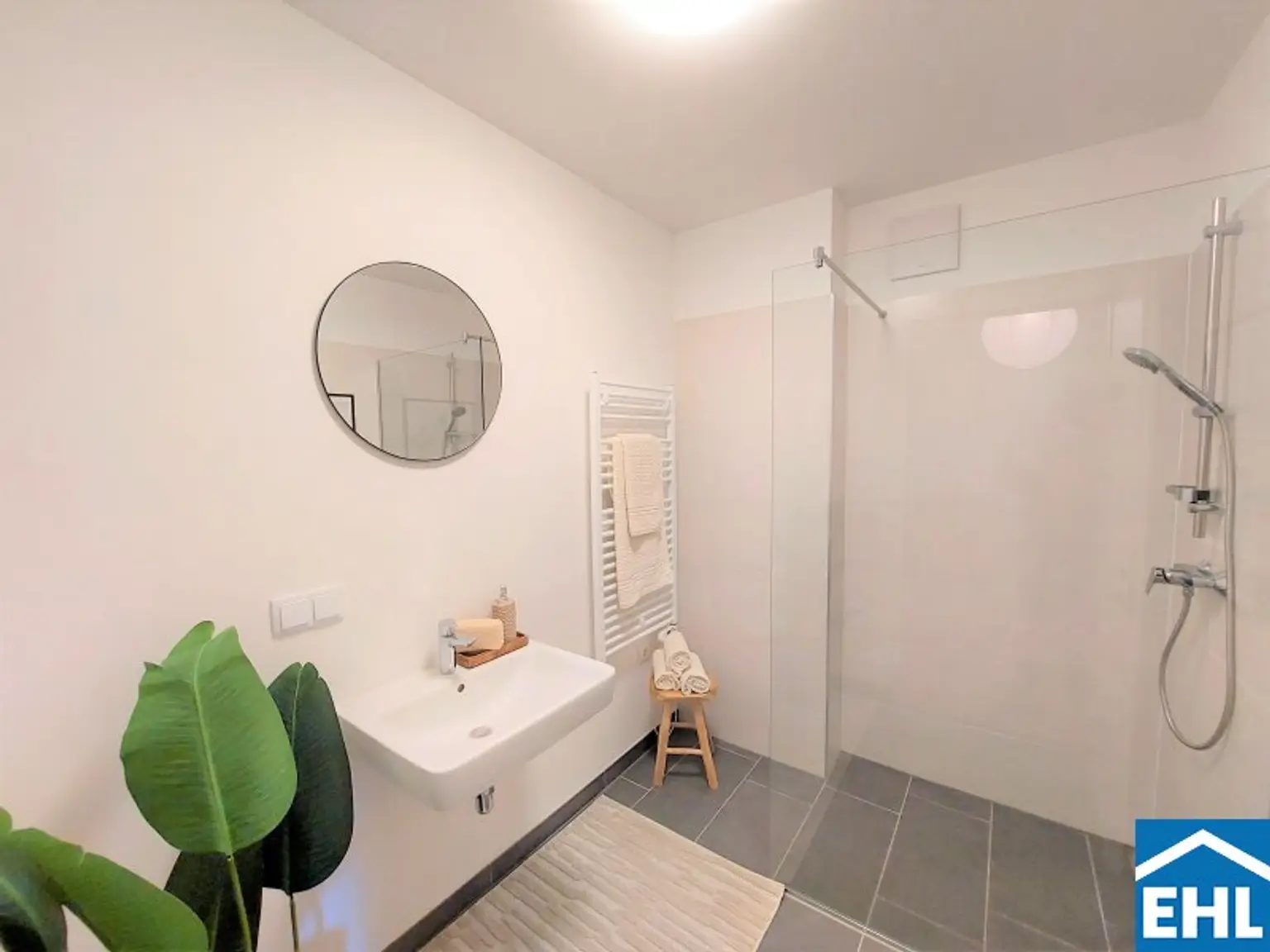 Geräumige 1 Zimmer Wohnung nahe dem Laaer Wald!