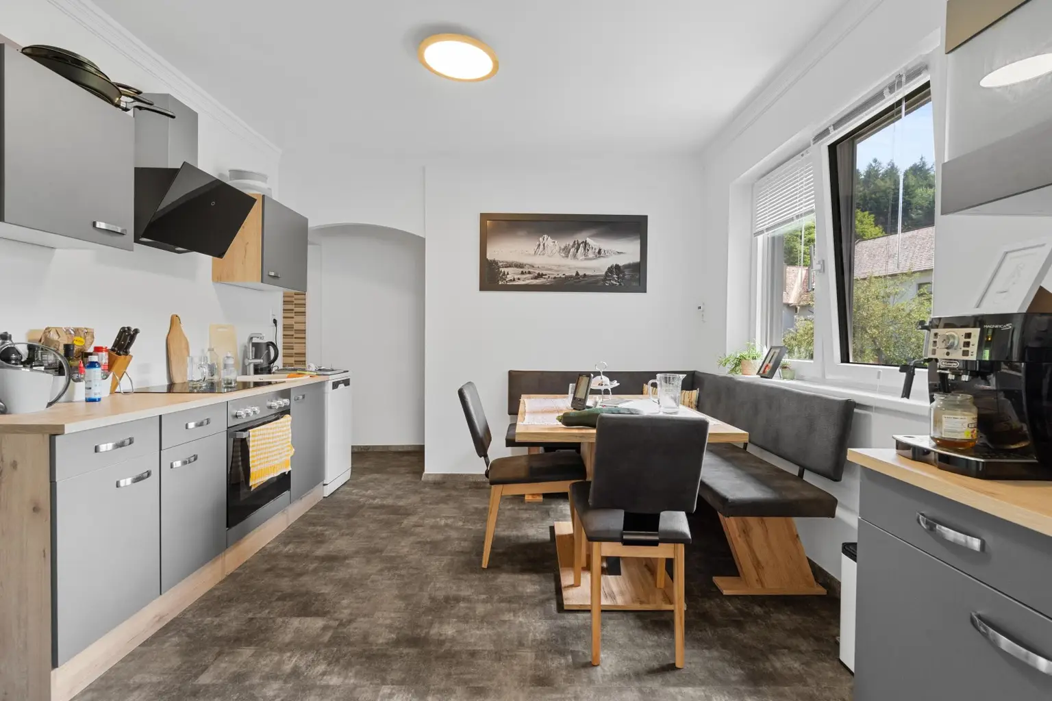"Ein-/Zweifamilienhaus in ruhiger Lage – mit Sauna & Kachelofen!"
