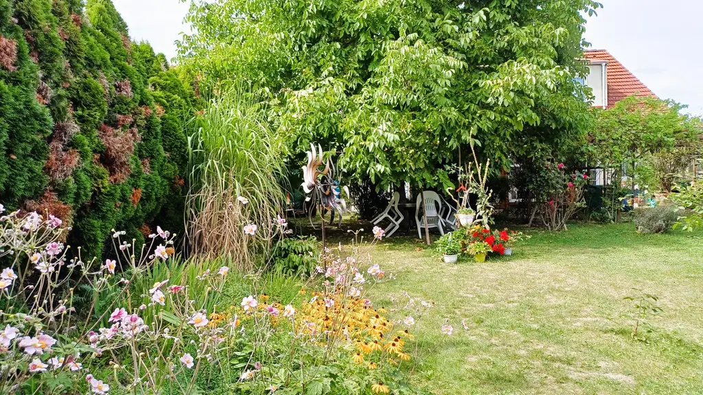 Einfamilienhaus mit Carport, schönem Garten am Badesee Neudörfl - Superädifikat