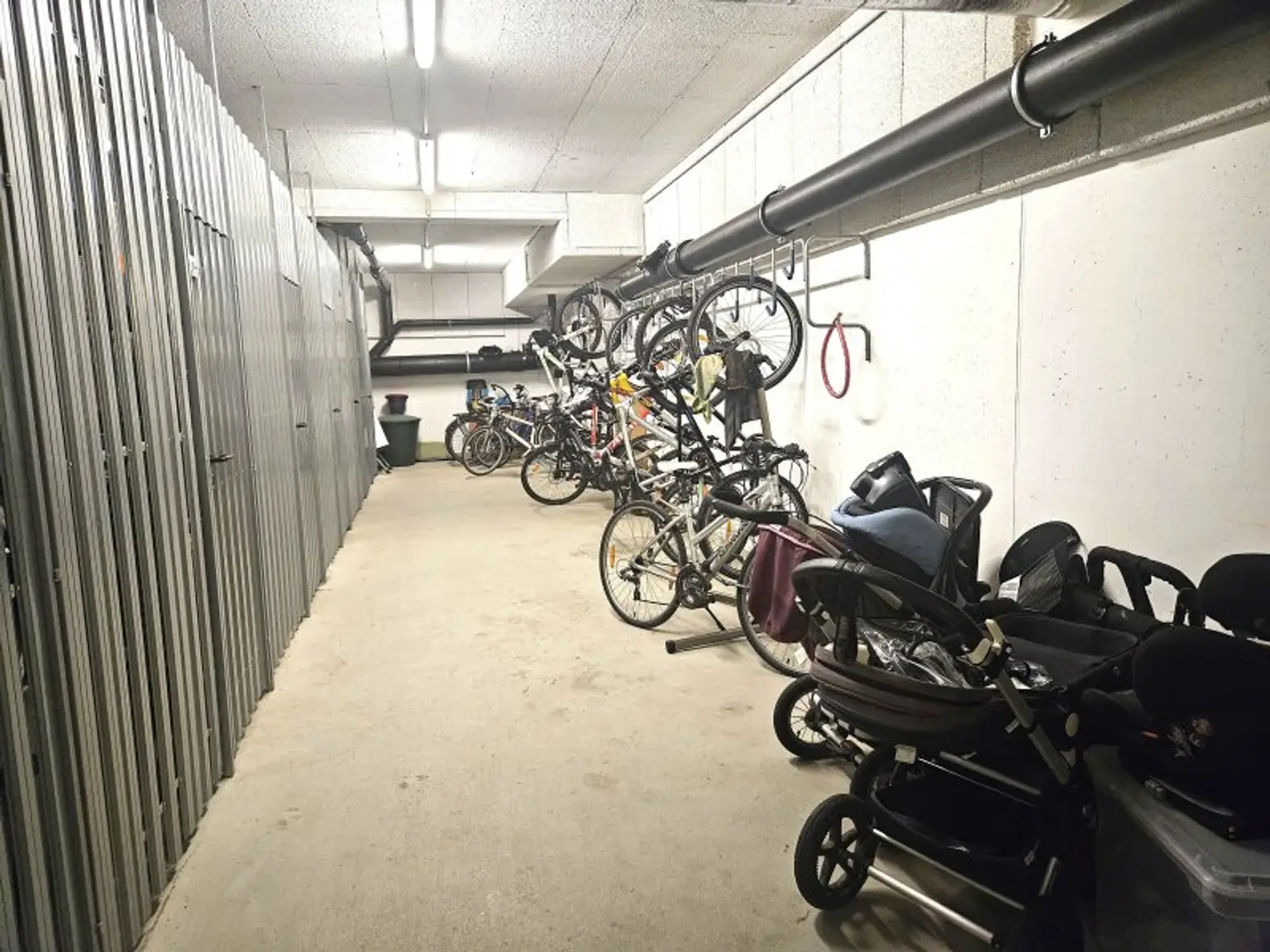 NEUWALDEGG - Gepflegter Neubau mit Balkon