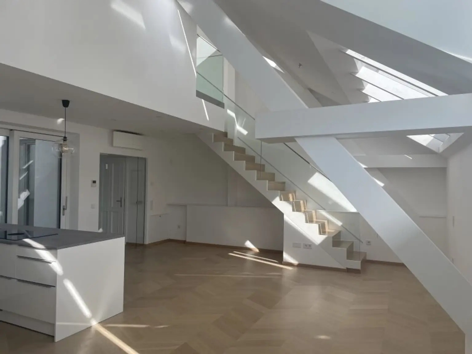 4 Zimmer-Maisonetten-Wohnung mit einer Terrasse und Studio