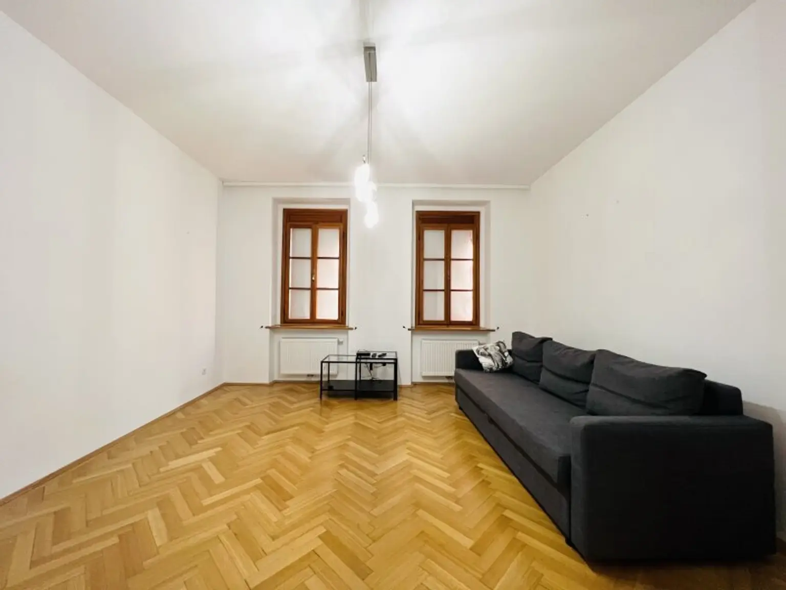 Wiener Stadthaus bei Schönbrunn – Airbnb-Nutzung & attraktives Entwicklungspotenzial mit Baubewilligung