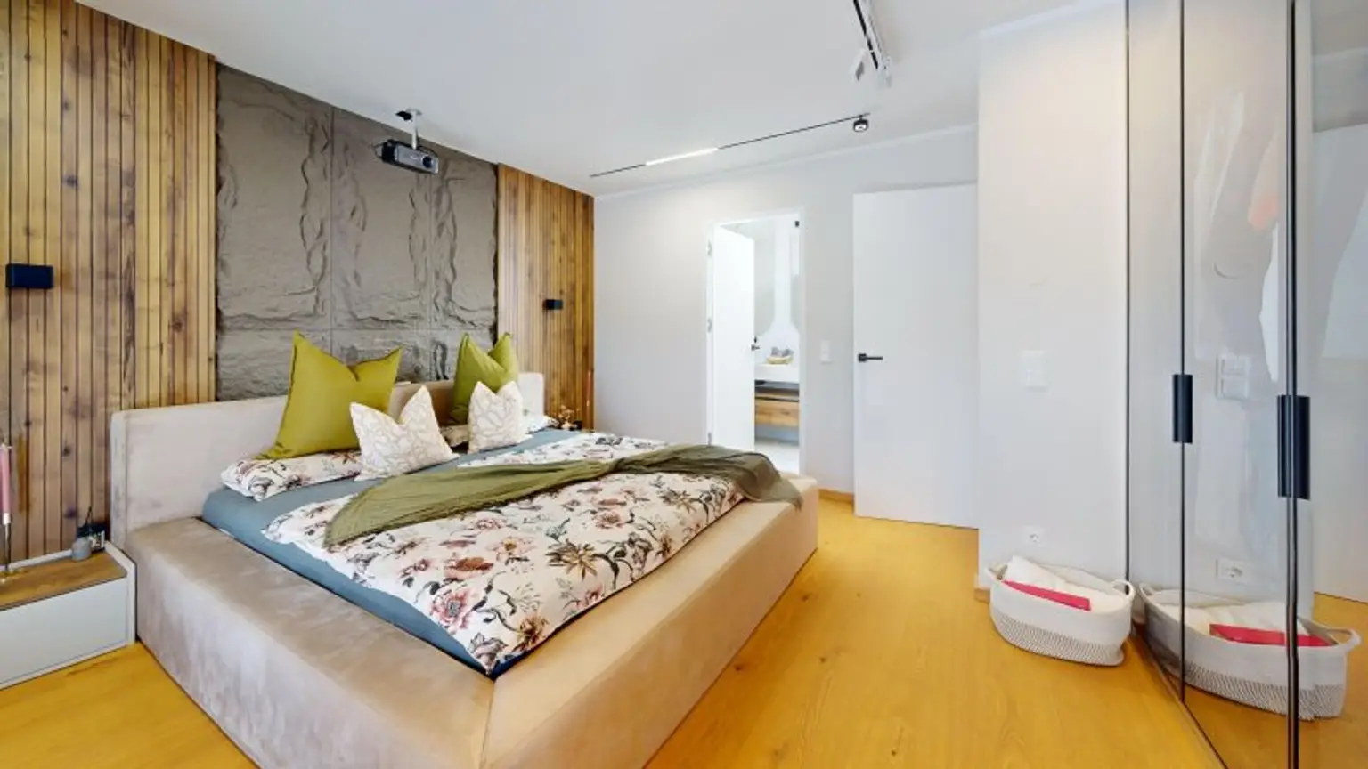 Exklusive Doppelhaushälften mit Traum-Ausblick auf die Burg Liechtenstein – schlüsselfertig mit Terrasse, Garten & Balkon! 4–5 Zimmer für höchste Wohnansprüche!