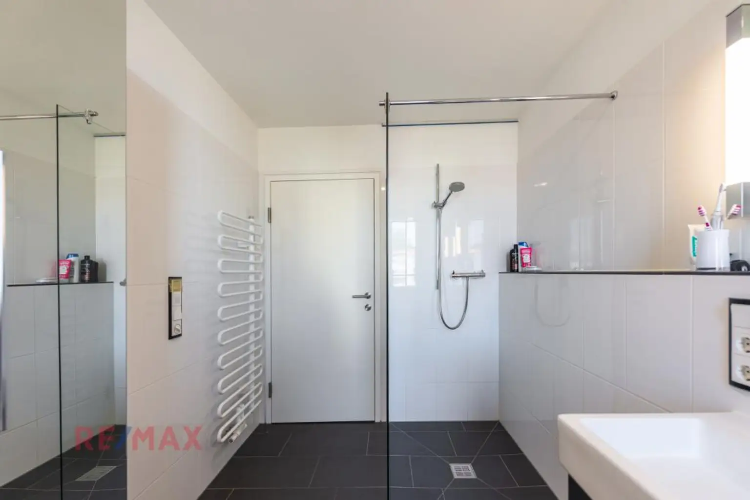 Seeblick-Investment: Exklusive Wohnung in erstklassiger Lage - Kauf mit Wohnrecht