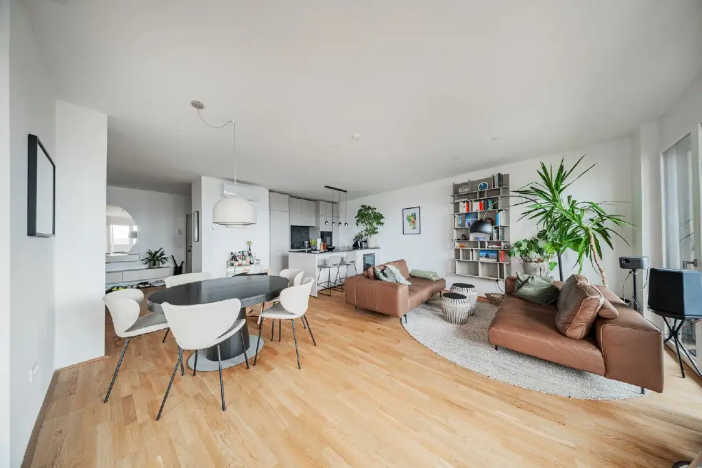 Penthouse im 34. OG mit Terrasse I 360° Wienblick I Designküche I TG Platz mit E-Ladestation