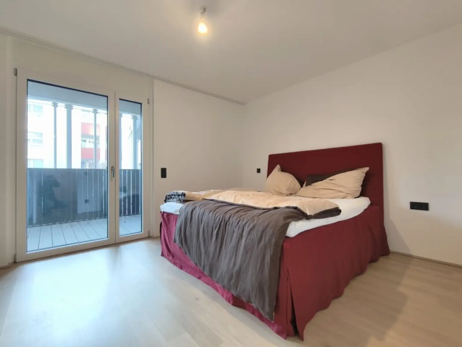 Pauschalmiete - Moderne 3-Zimmer-Wohnung mit großzügigem Balkon und stilvoller Ausstattung - Gute Infrastruktur - Abstellraum