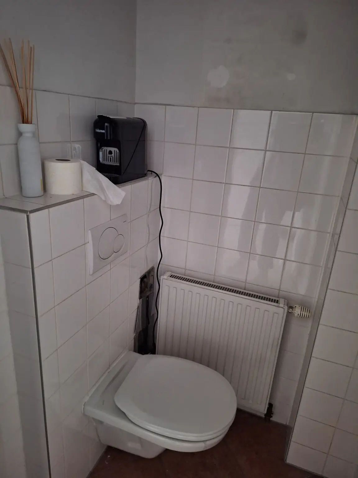 Kaiserstraße: Kleines Geschäft/Atelier nahe der Mariahilfer Straße - Charmantes Portal - Erstbezug - keine Gastronomie