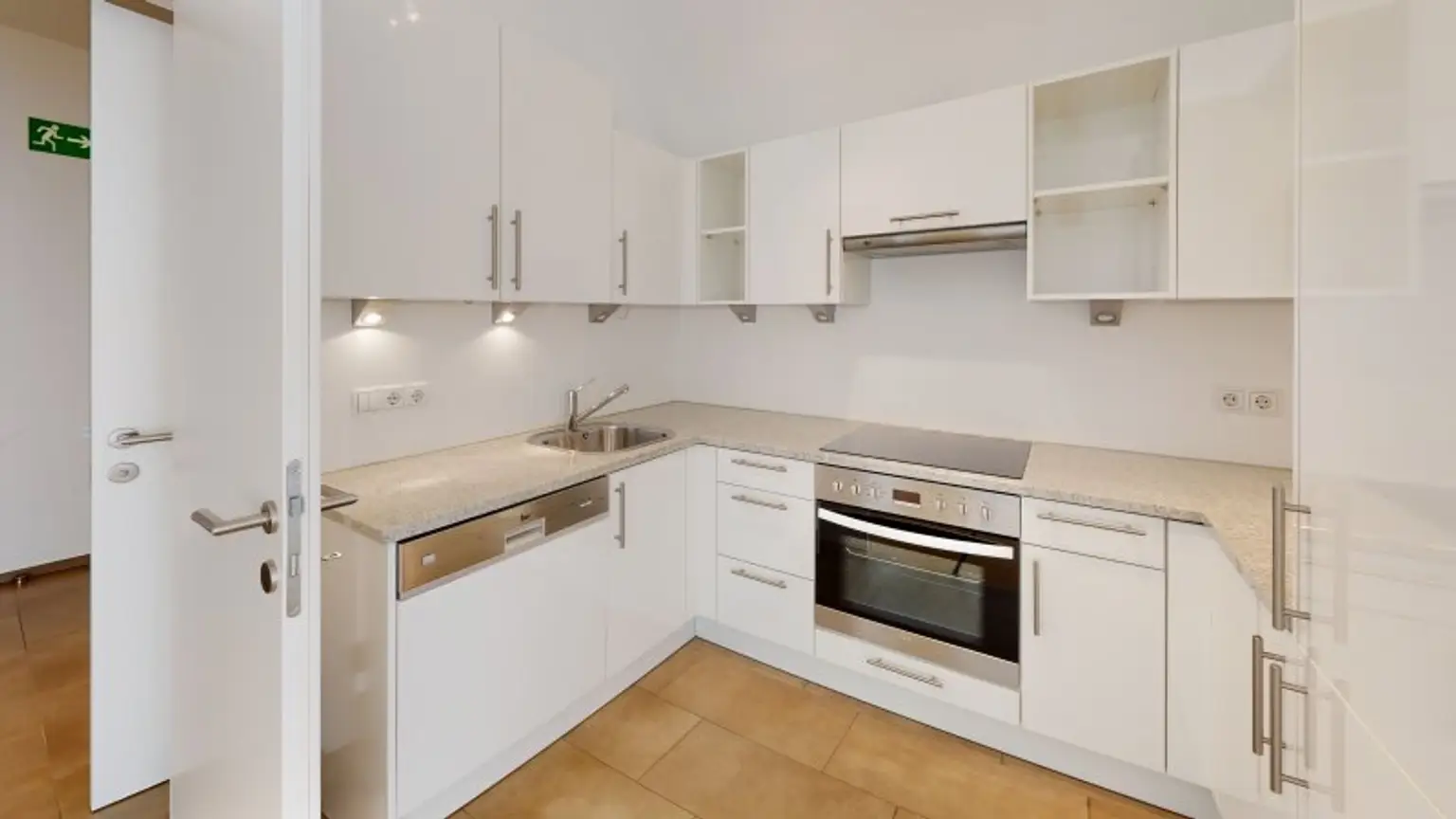 Klimatisierte Dachgeschoss Terrassenwohnung | 2 WCs | Top-Lage am Zimmermannplatz