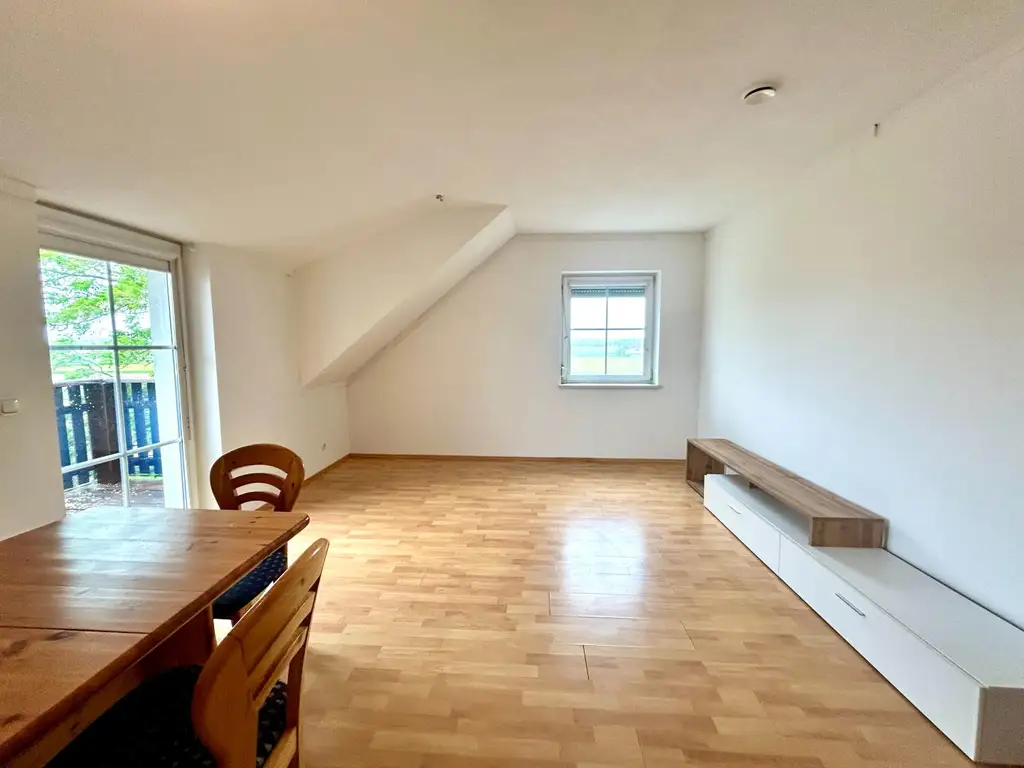 Maisonettewohnung inkl. Balkon und 2 PKW Abstellplätzen