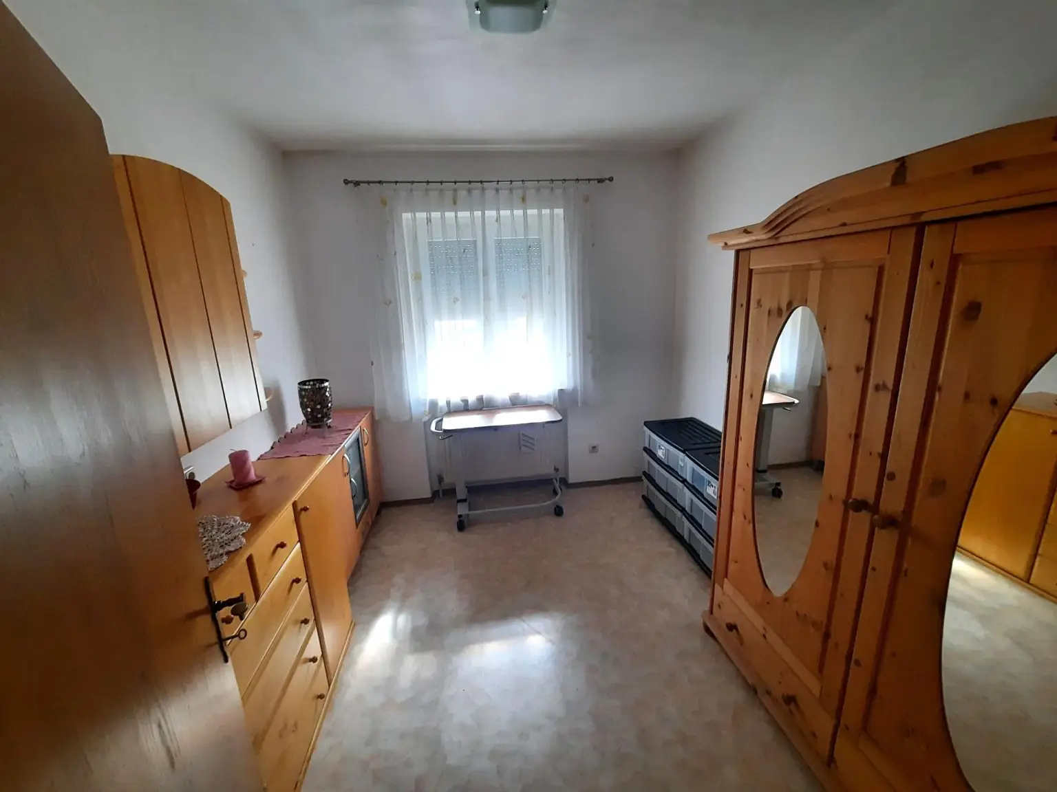 Vollunterkellerter Bungalow mit großem sonnigen Grundstück