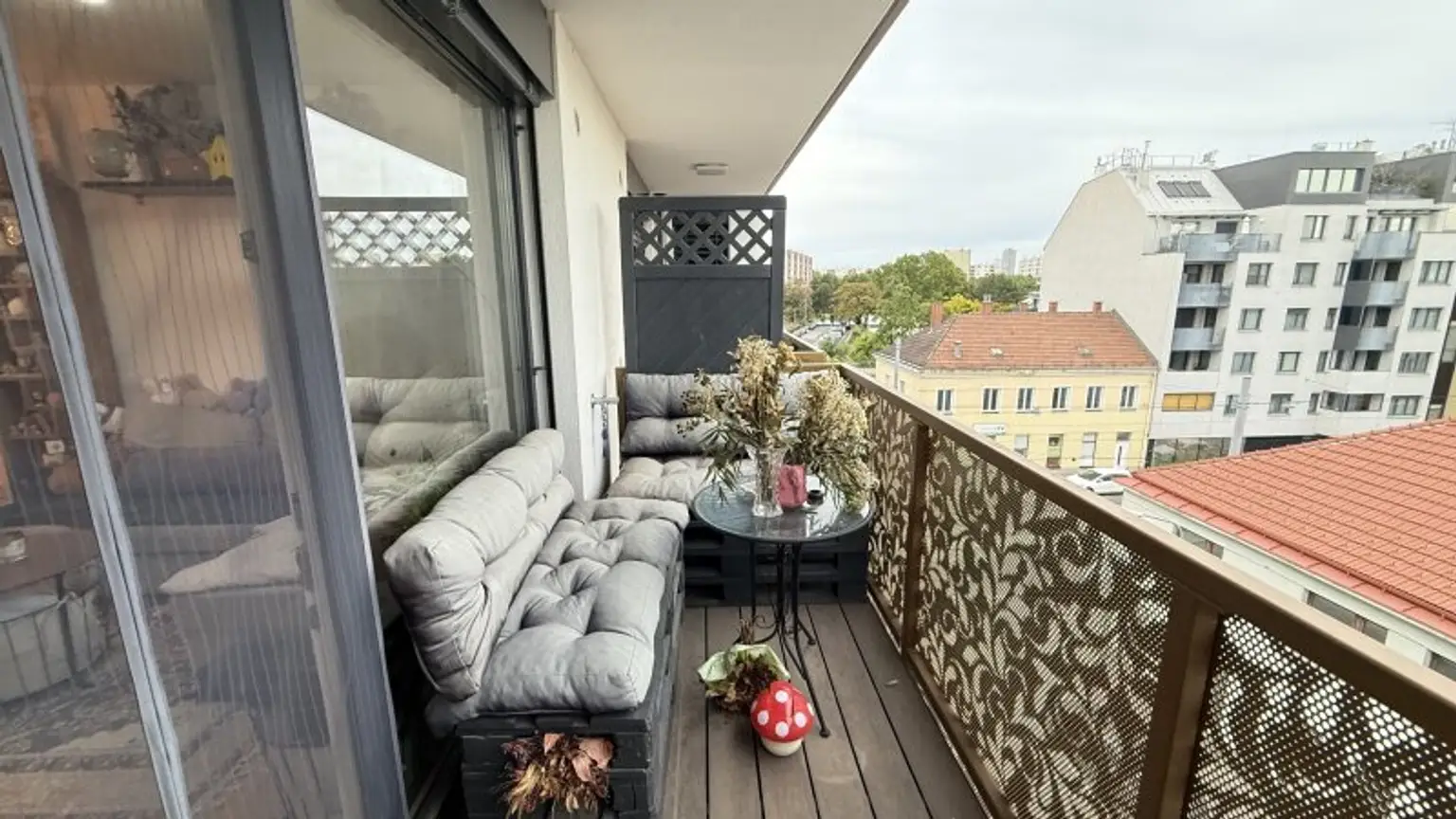 Neuwertige 2-Zimmer-Wohnung mit südöstl. Balkon und opt. Garagenstellplatz!