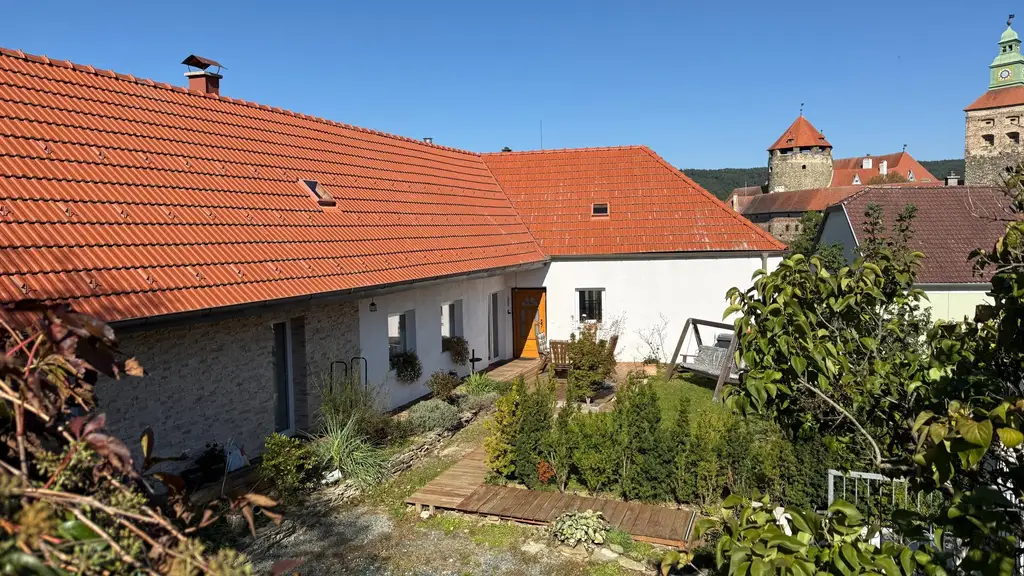 Einfamilien-/Ferienhaus verbindet historischen Charme mit modernem Wohnkomfort mit Burgblick - auch Hauptwohnsitz möglich!