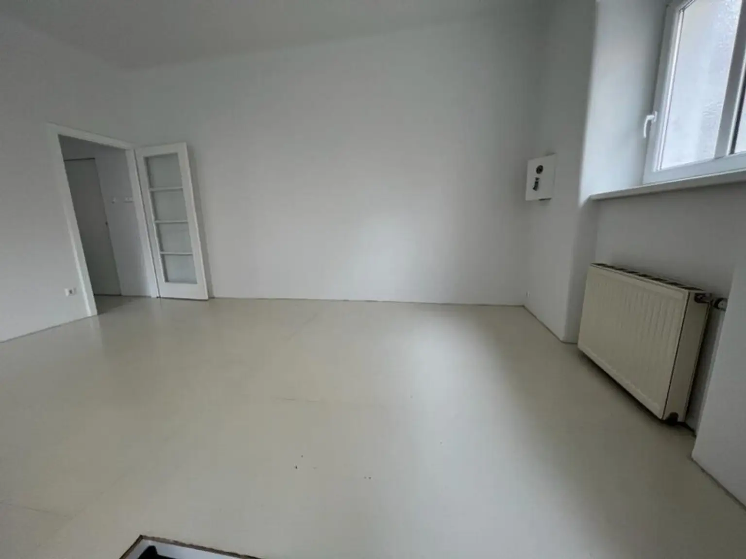 Mitten im wirtschaftlichen Herzen von Simmering nahe U3 Enkplatz: 6 Zimmer (inkl. Büro) mit sehr guter Rendite!