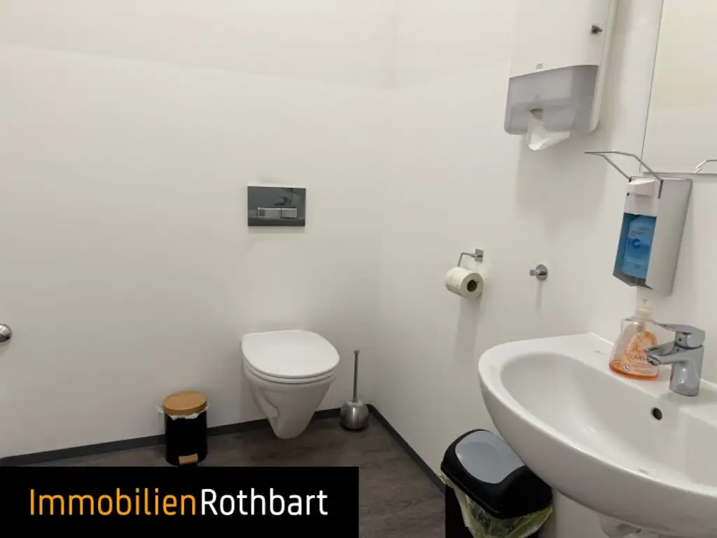 Praxis oder Büroräumlichkeiten barrierefrei am Hauptplatz