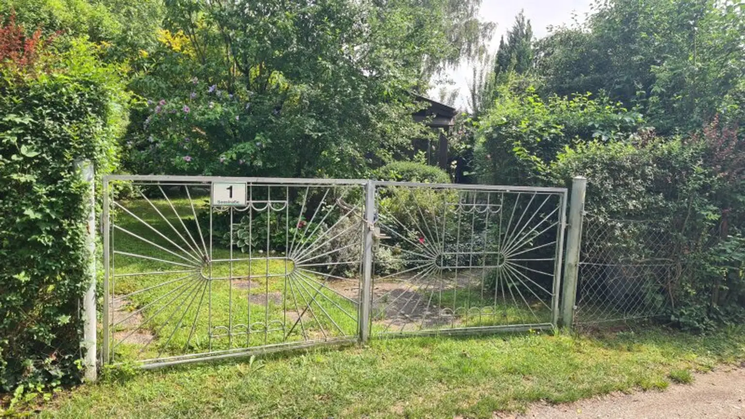 Besichtigungsmöglichkeit am Sonntag 3. August - Liebhaberobjekt: Freizeitgrundstück mit Wochenendhaus am Brandstätter See