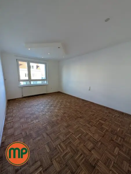 Großzügige Eigentumswohnung mit Parkett – Top City-Anbindung mit U1