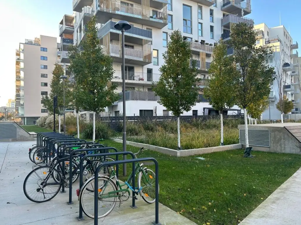 Neuwertige Balkonwohnung inkl. DAN-Küche mit Grünblick & hohem Freizeitkomfort