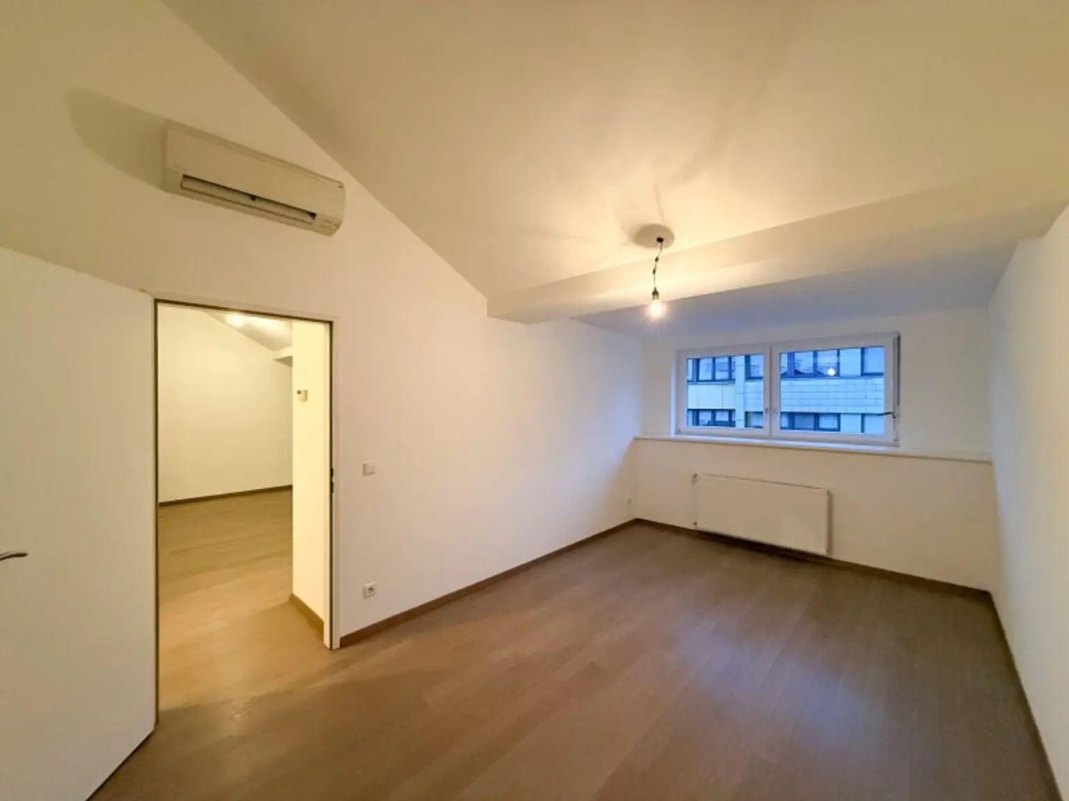 Großzügige 2-Zimmer Wohnung nahe U1 Keplerplatz in ruhiger Lage zu vermieten!