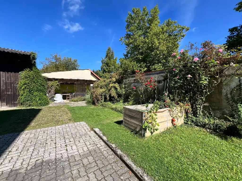 Zentrale 2-Zimmer-Wohnung mit Gartennutzung!