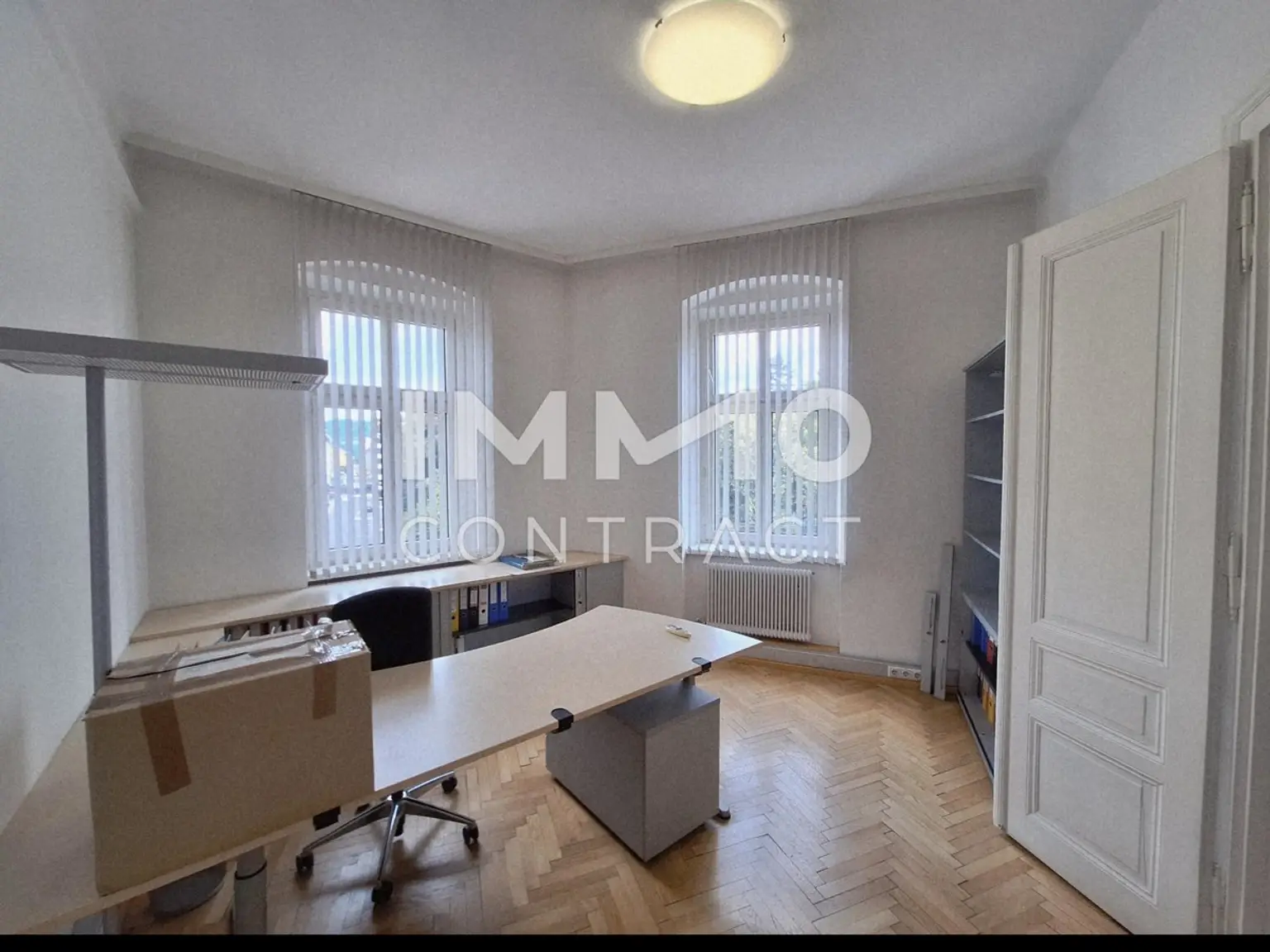 Repräsentatives Büro mit Blick auf den Volksgarten
