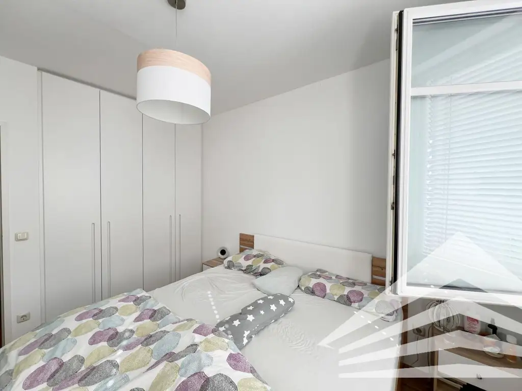 Gut aufgeteilte 3-Zimmer Wohnung mit Innenhof-Loggia und Küche!